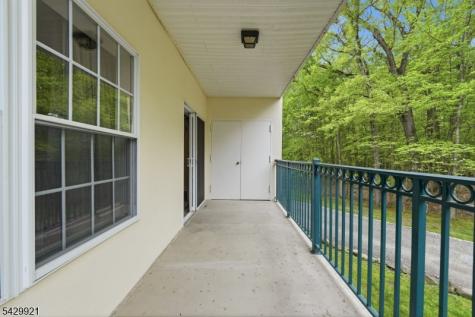 401 Dercole Court Norwood NJ 07648