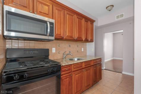 133 N Maple Avenue East Orange NJ 07017