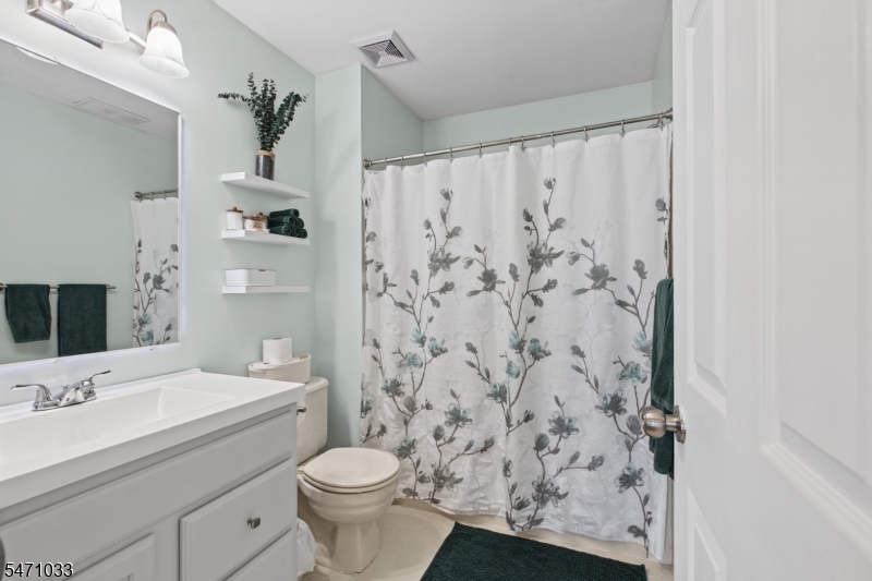 1218 Magnolia Lane Branchburg NJ 08876