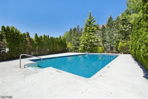 22 Devonshire Drive Clifton NJ 07013