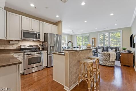 17 Lara Place Warren NJ 07059
