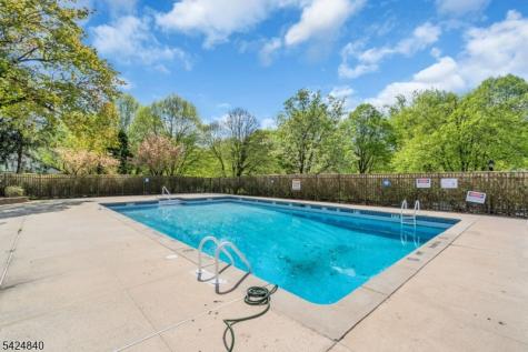 11 Cindy Court Lebanon NJ 08833