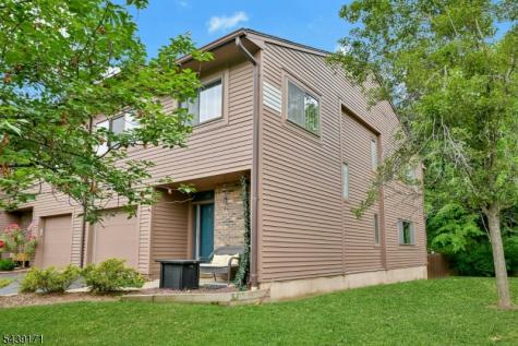 211 Yorktowne Court Washington NJ 07676