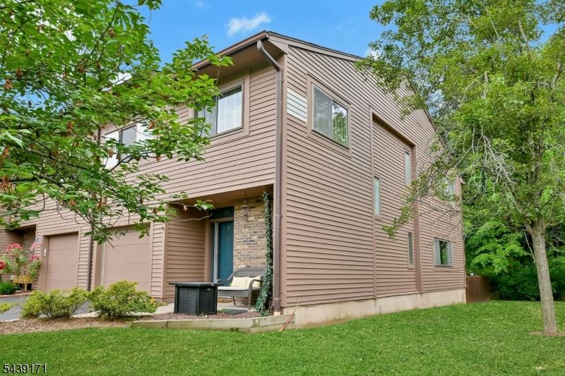 211 Yorktowne Court Washington NJ 07676