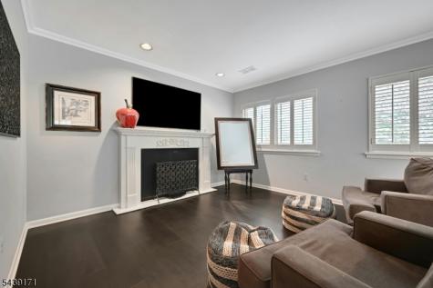 211 Yorktowne Court Washington NJ 07676