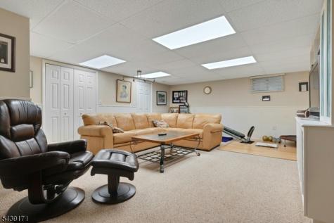 211 Yorktowne Court Washington NJ 07676