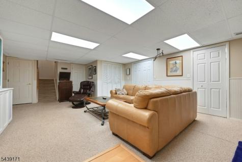 211 Yorktowne Court Washington NJ 07676