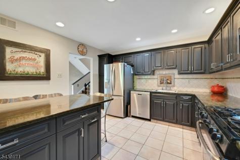 211 Yorktowne Court Washington NJ 07676