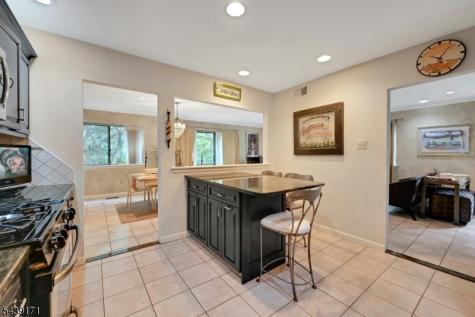 211 Yorktowne Court Washington NJ 07676