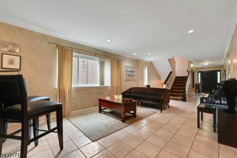 211 Yorktowne Court Washington NJ 07676