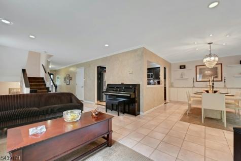 211 Yorktowne Court Washington NJ 07676