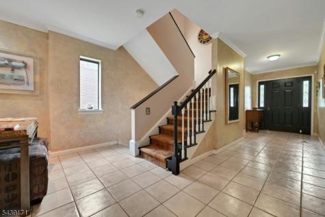 211 Yorktowne Court Washington NJ 07676