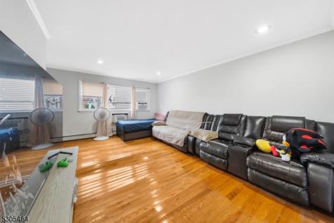 816 W Grand Street Elizabeth NJ 07202