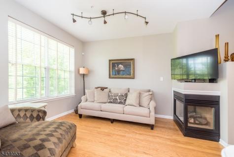 1274 Fairview Circle Lopatcong NJ 08886