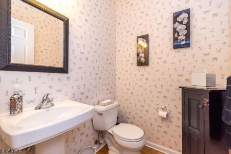 1274 Fairview Circle Lopatcong NJ 08886