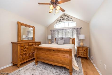 1274 Fairview Circle Lopatcong NJ 08886