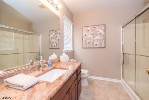 1274 Fairview Circle Lopatcong NJ 08886