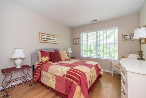 1274 Fairview Circle Lopatcong NJ 08886