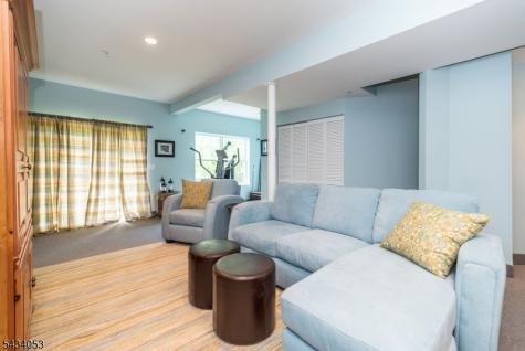 1274 Fairview Circle Lopatcong NJ 08886
