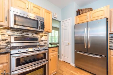1274 Fairview Circle Lopatcong NJ 08886