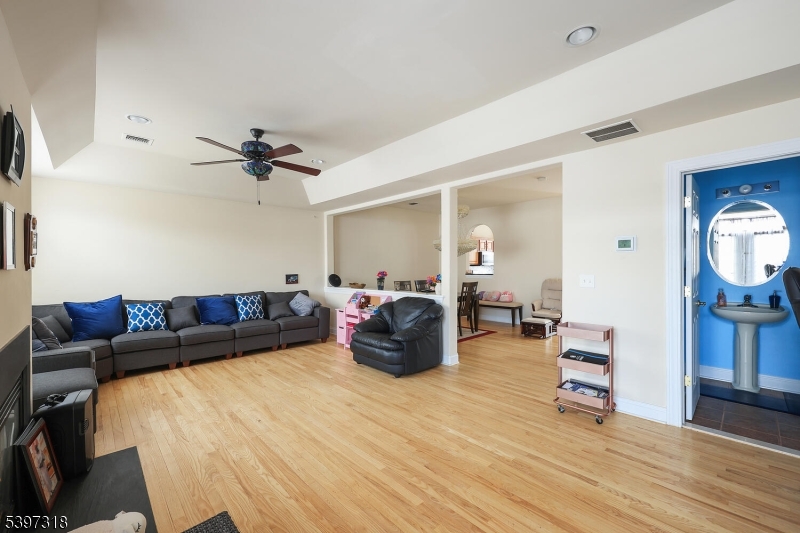 1427 Barnhardt Lane Rahway NJ 07065