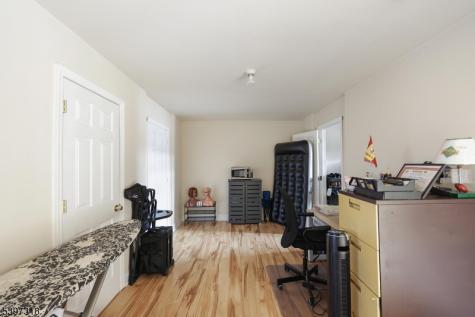 1427 Barnhardt Lane Rahway NJ 07065