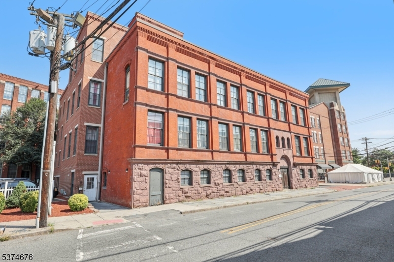 18 Market Street Paterson NJ 07501