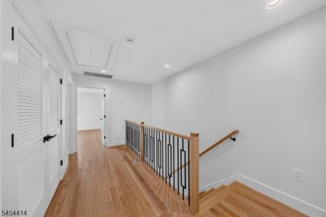 85 Echo Place Elmwood Park NJ 07407
