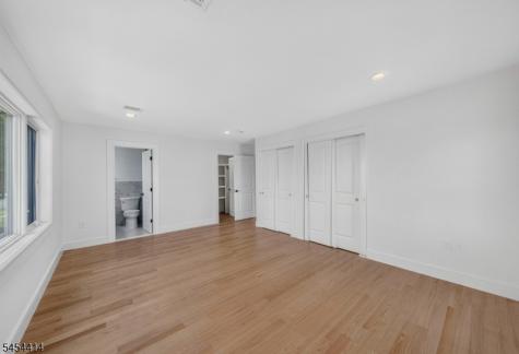85 Echo Place Elmwood Park NJ 07407