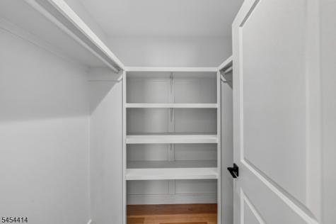 85 Echo Place Elmwood Park NJ 07407