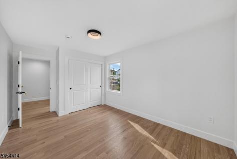 85 Echo Place Elmwood Park NJ 07407