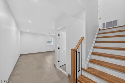 85 Echo Place Elmwood Park NJ 07407