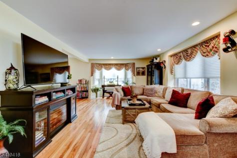 18 Dockery Drive West Orange NJ 07052