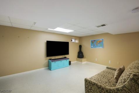 10 Plymouth Court Bernards NJ 07920