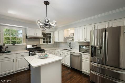 10 Plymouth Court Bernards NJ 07920