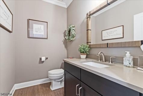 103 Mariners Pointe Hopatcong NJ 07843