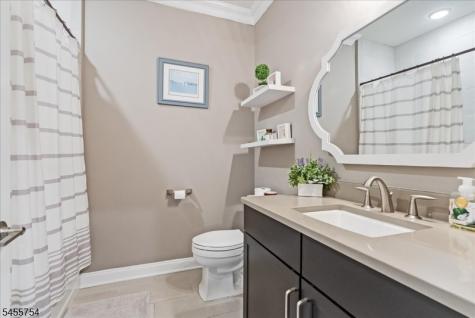 103 Mariners Pointe Hopatcong NJ 07843