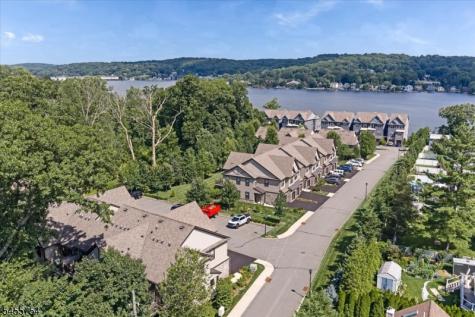 103 Mariners Pointe Hopatcong NJ 07843