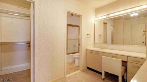 2 Claridge Dr. 1le Verona NJ 07044
