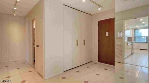 2 Claridge Dr. 1le Verona NJ 07044