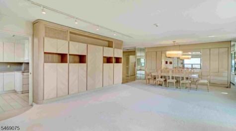 2 Claridge Dr. 1le Verona NJ 07044