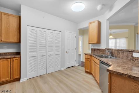 2 Steele Place Hillsborough NJ 08844