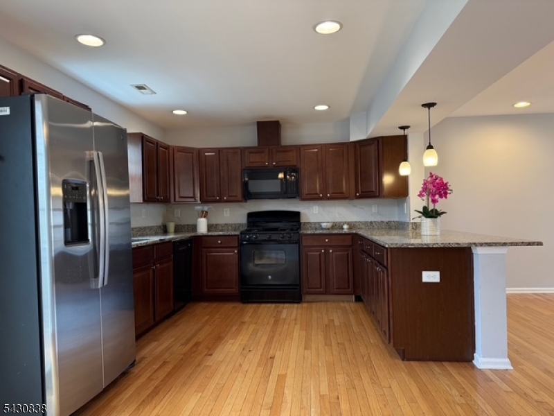 33 Ronald Drive Franklin NJ 08873