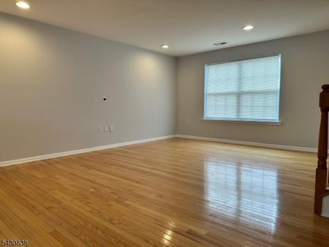 33 Ronald Drive Franklin NJ 08873