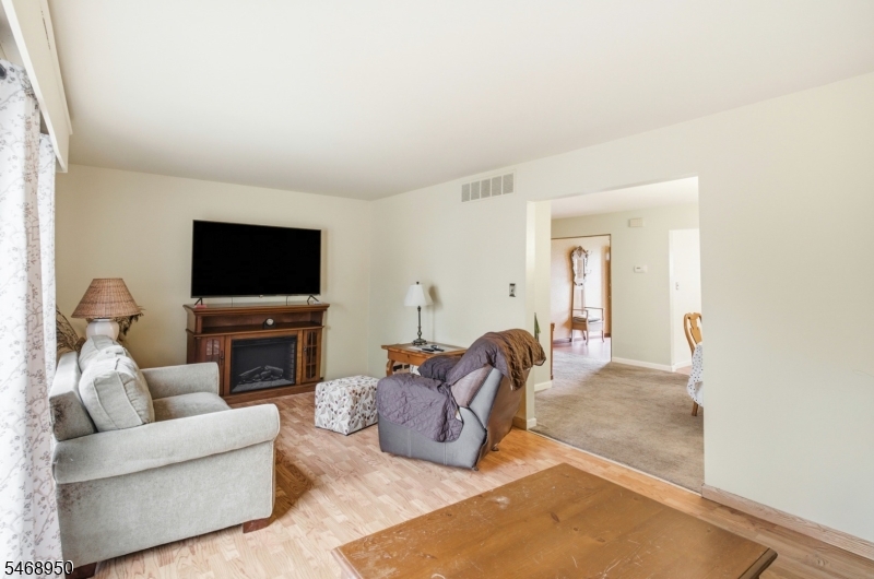 31 Astor Court Sayreville NJ 08872