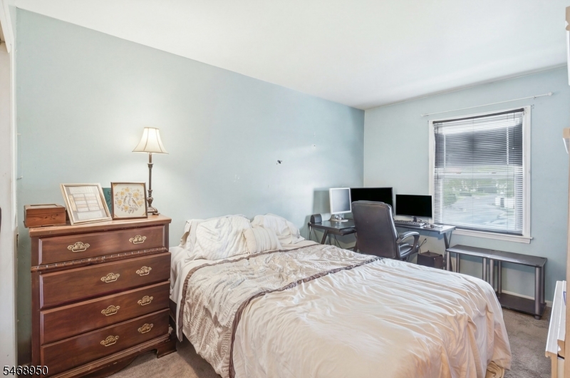 31 Astor Court Sayreville NJ 08872