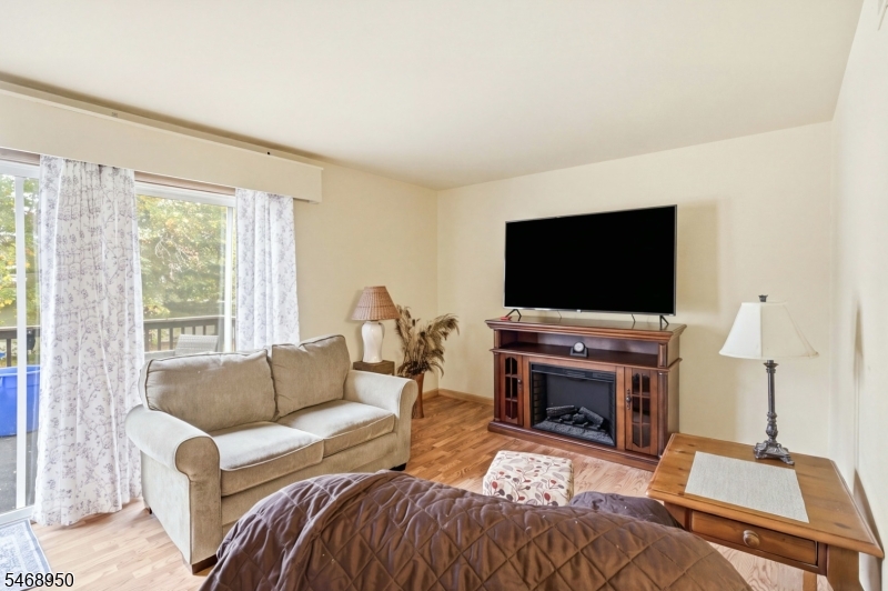 31 Astor Court Sayreville NJ 08872