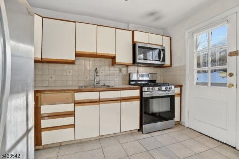 145 River Drive Elmwood Park NJ 07407