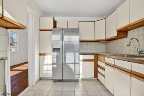 145 River Drive Elmwood Park NJ 07407