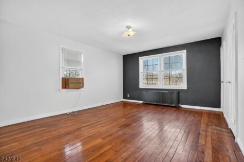 145 River Drive Elmwood Park NJ 07407